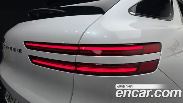 Genesis GV70 — Фото автомобиля 8