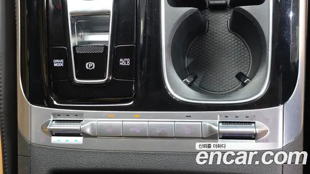 Kia Carnival Generation 4 — Фото автомобиля 25