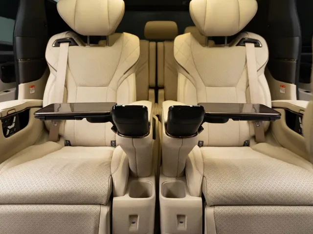 Toyota Alphard — Фото автомобиля 8
