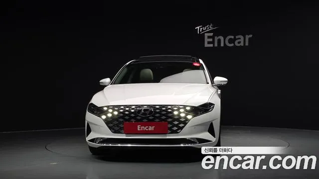 Hyundai Grandeur New — Фото автомобиля 3