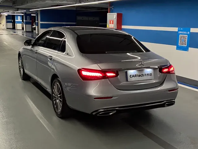 Mercedes-Benz E-Class — Фото автомобиля 4