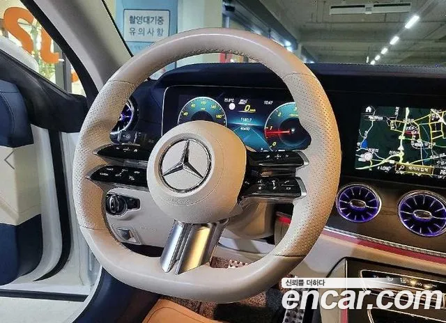 Mercedes-Benz E-Class — Фото автомобиля 8