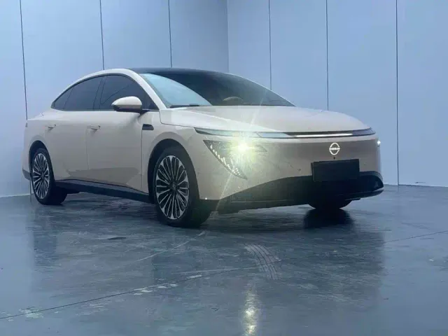 Nissan N7 — Фото автомобиля 7