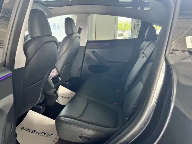 Tesla Model Y — Фото автомобиля 15