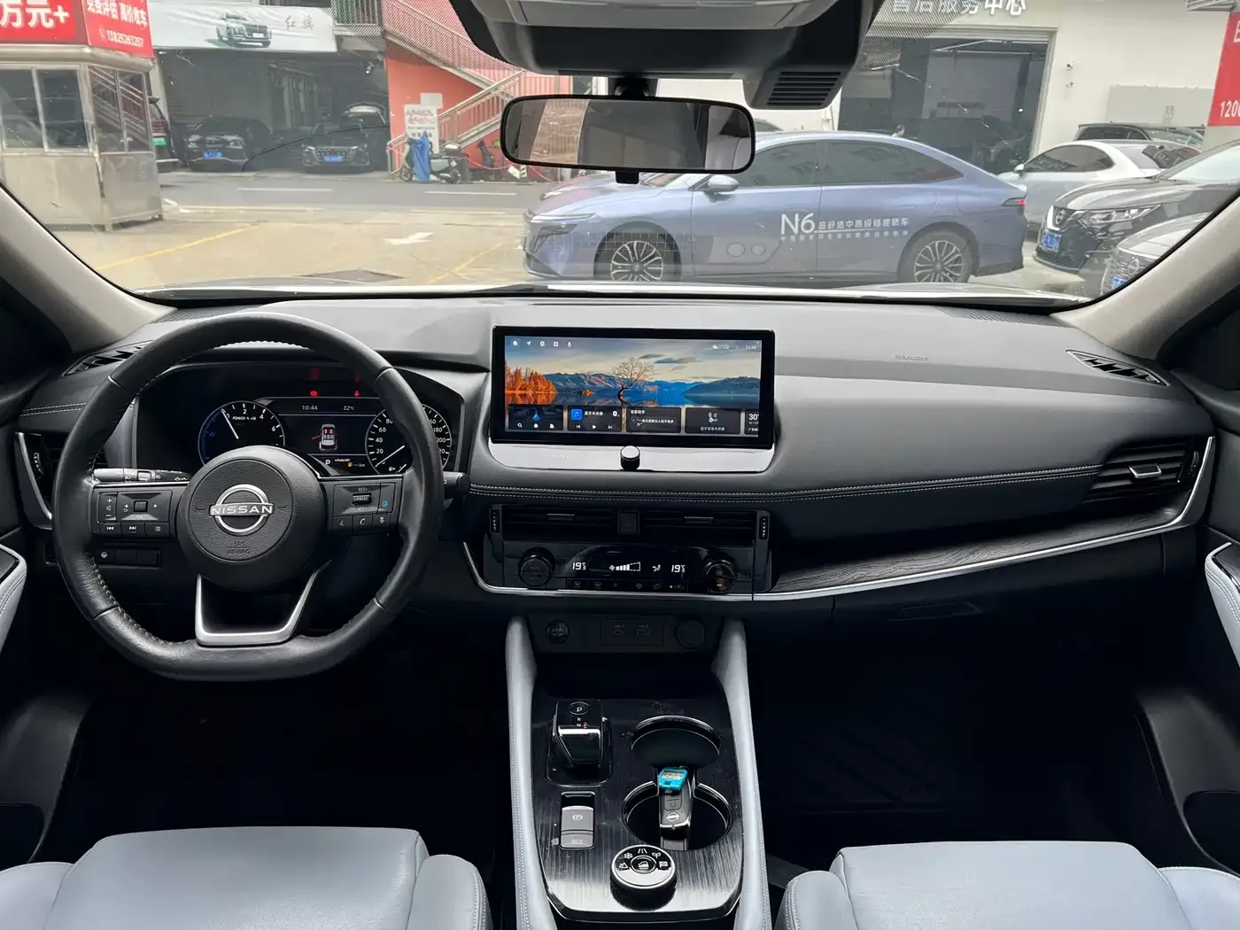 Nissan X-Trail 2023 e-POWER Super Hybrid Dual Motor AWD Luxury Edition — Фото автомобиля 10