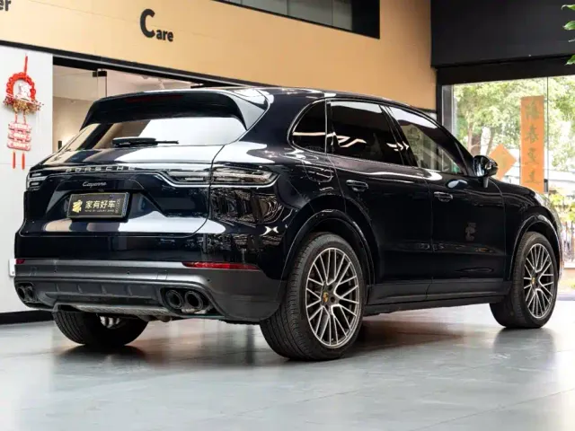 Porsche Cayenne — Фото автомобиля 4