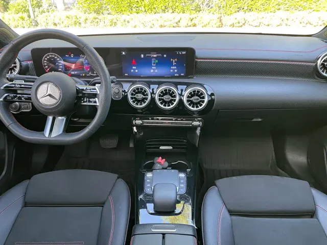 Mercedes-Benz A-Class — Фото автомобиля 15