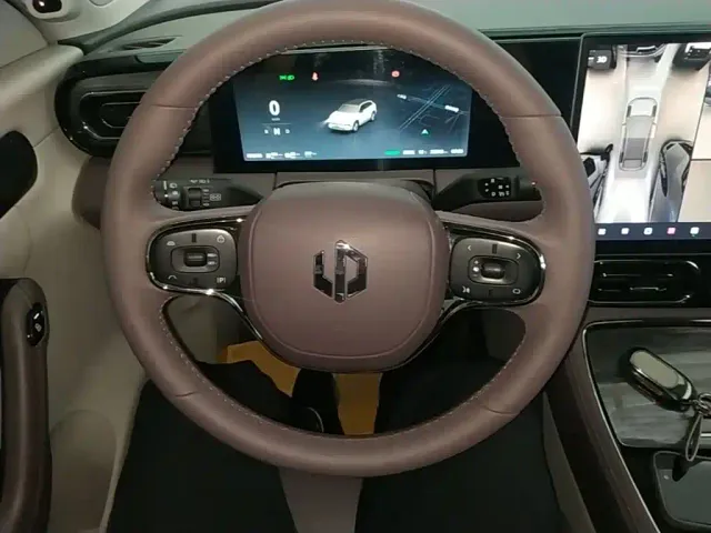 Leapmotor C11 — Фото автомобиля 10