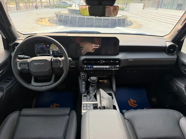 Toyota Prado — Фото автомобиля 12