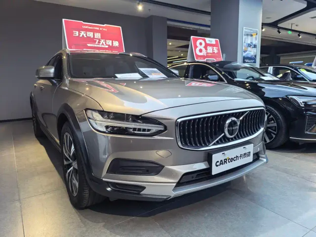 Volvo V90 — Фото автомобиля 2