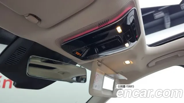 Mercedes-Benz E-Class — Фото автомобиля 19