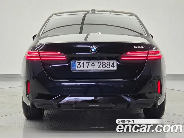 BMW 5 Series G60 — Фото автомобиля 4