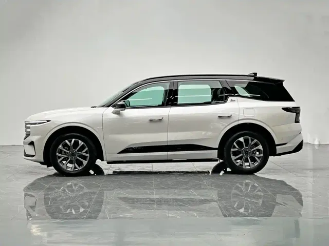 Ford Edge — Фото автомобиля 3