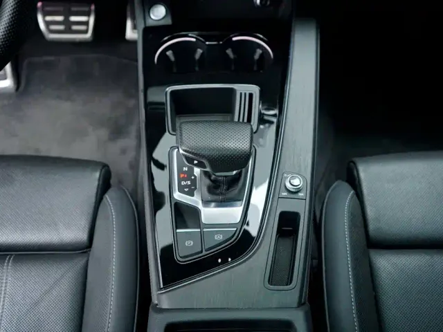 Audi A4L — Фото автомобиля 16