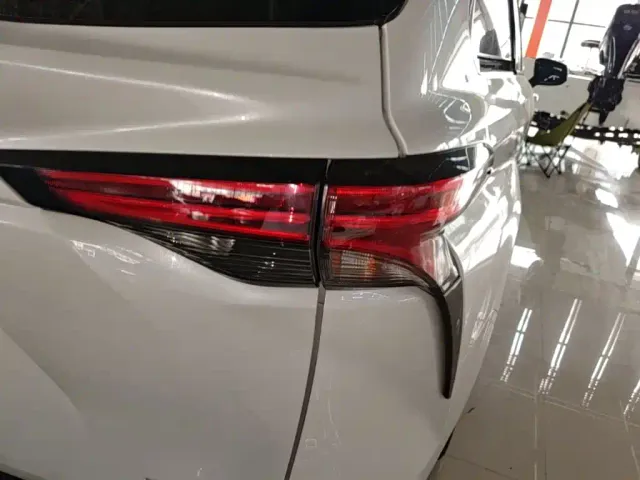 Toyota Granvia — Фото автомобиля 23