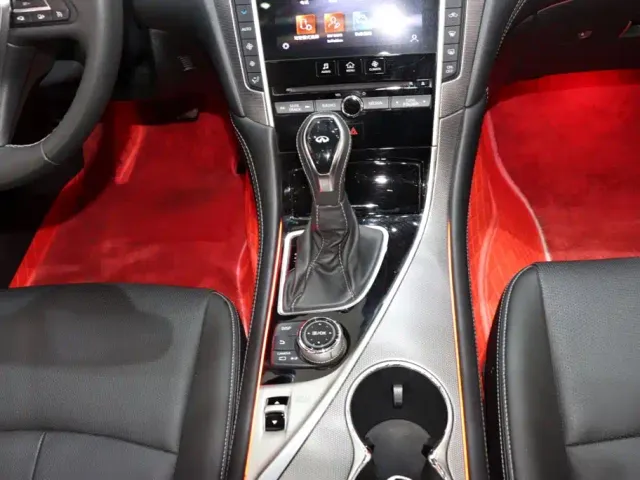 Infiniti Q50L — Фото автомобиля 15