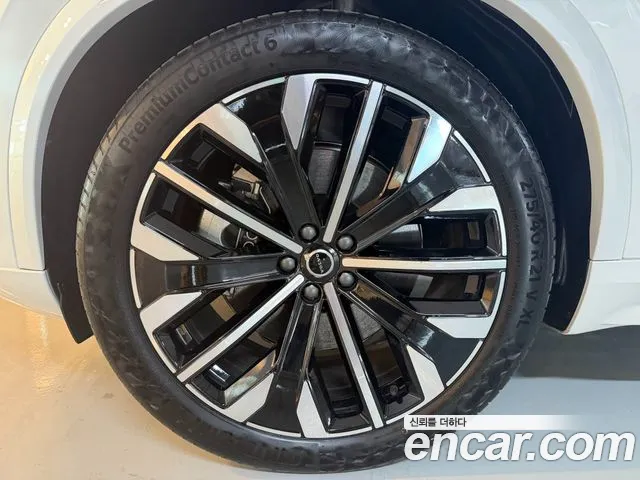 Volvo XC90 — Фото автомобиля 5