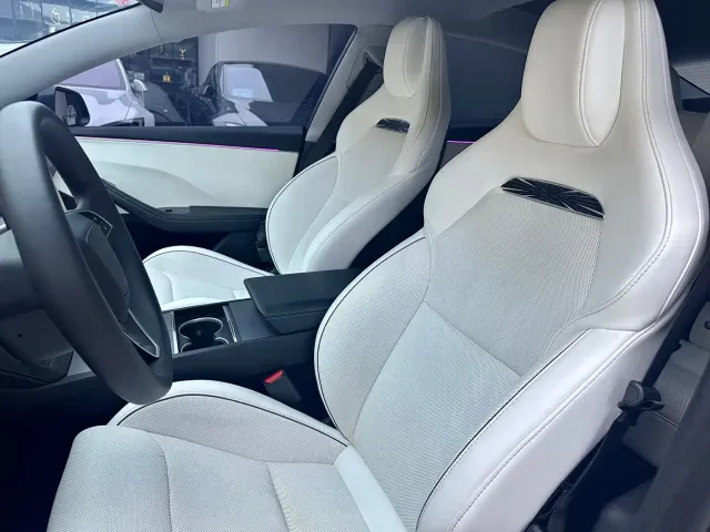 Tesla Model 3 — Фото автомобиля 5