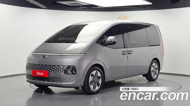 Фотография автомобиля — Hyundai Staria