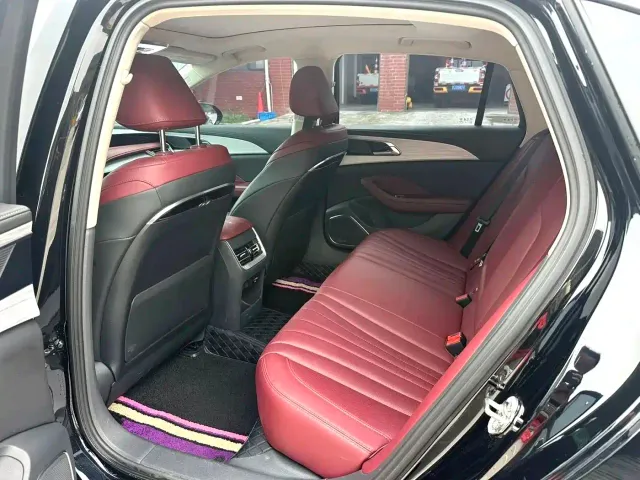 Hongqi H5 — Фото автомобиля 5
