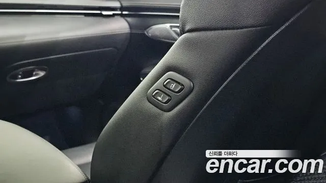 Genesis GV70 — Фото автомобиля 30