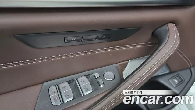 BMW 5 Series G30 — Фото автомобиля 28