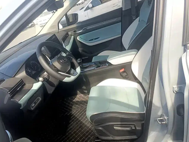 Geely Emgrand S — Фото автомобиля 14