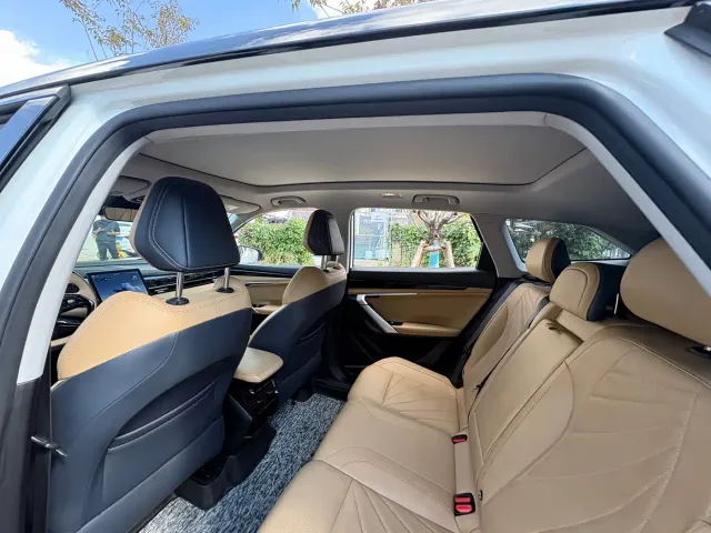 Geely Boyue L — Фото автомобиля 7
