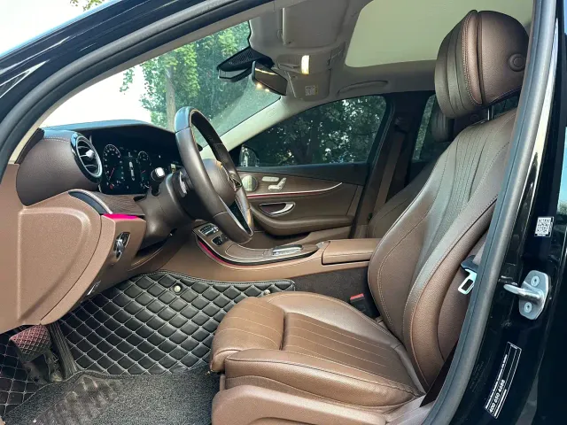 Mercedes-Benz E-Class — Фото автомобиля 10