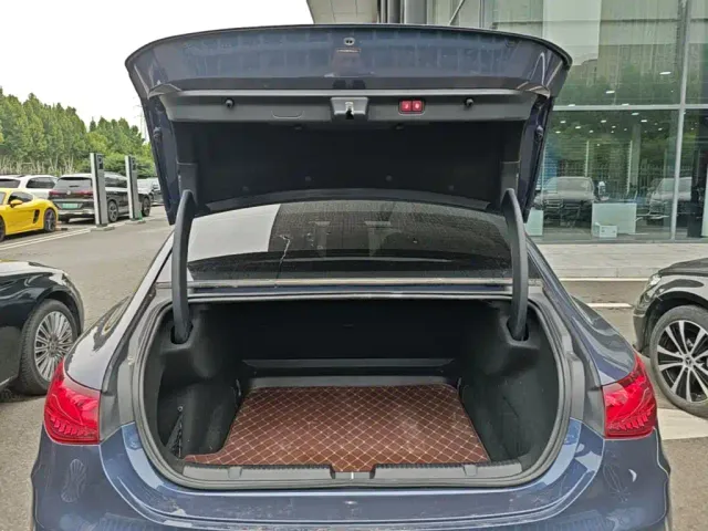 Mercedes-Benz EQE — Фото автомобиля 18