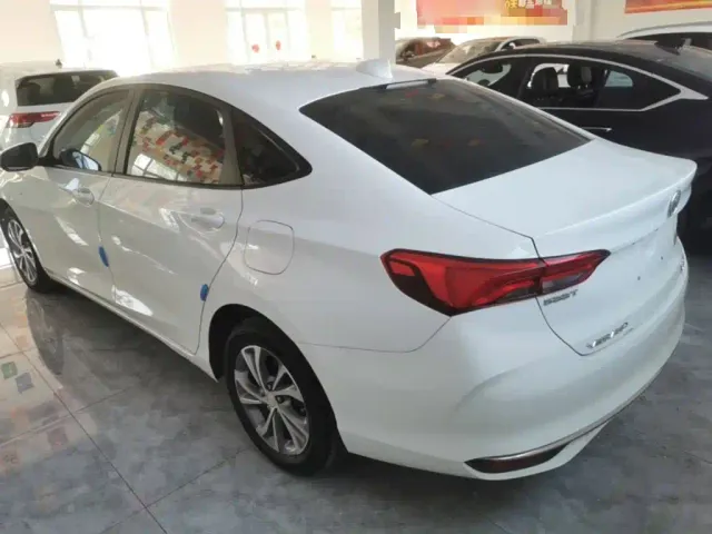 Buick Verano — Фото автомобиля 4
