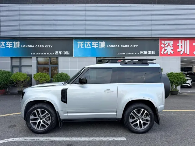 Land Rover Defender — Фото автомобиля 11
