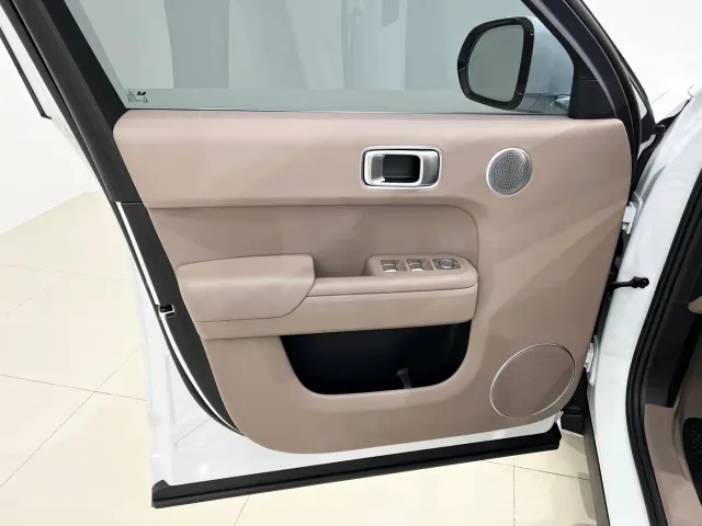Li Auto L7 — Фото автомобиля 18