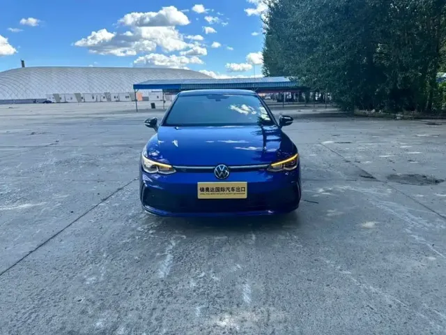 Фотография автомобиля — Volkswagen Golf