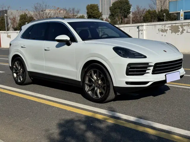 Porsche Cayenne — Фото автомобиля 3