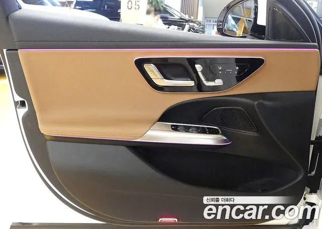 Mercedes-Benz E-Class — Фото автомобиля 11