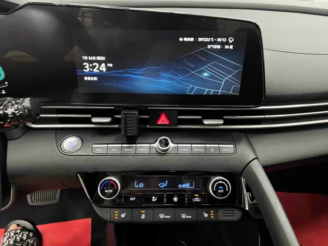 Hyundai Elantra — Фото автомобиля 12