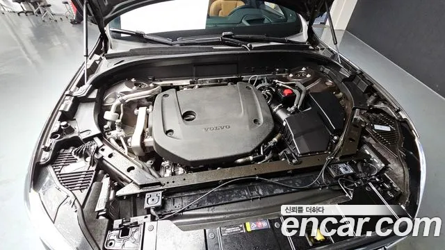 Вольво XC60 — Фото автомобиля 6