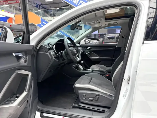 Audi Q3 — Фото автомобиля 9