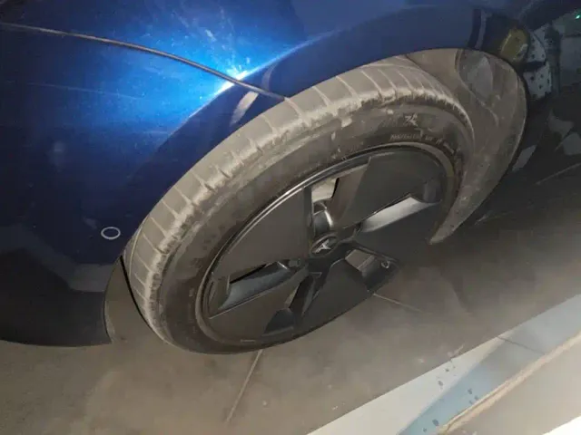 Tesla Model 3 — Фото автомобиля 22