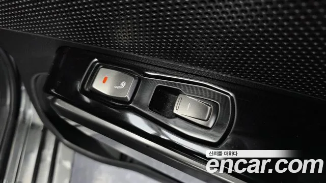KG_Mobility_Ssangyong TIBOLI Tivoli Air 1.5 Upbeat 2WD — Фото автомобиля 18