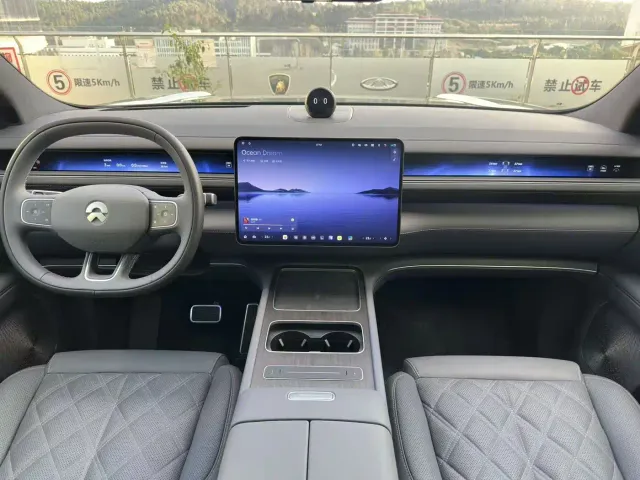 Nio ES8 — Фото автомобиля 13