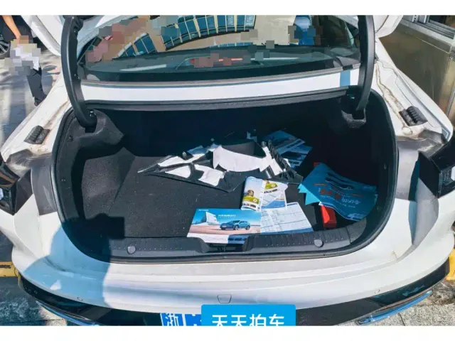 Changan Eado — Фото автомобиля 4
