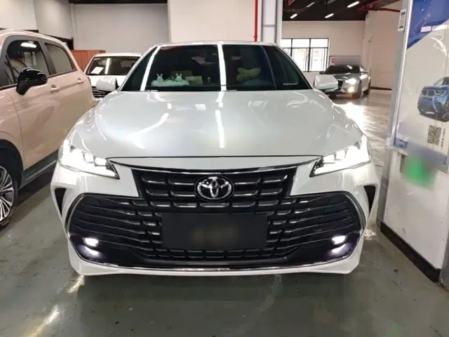 Toyota Avalon — Фото автомобиля 2