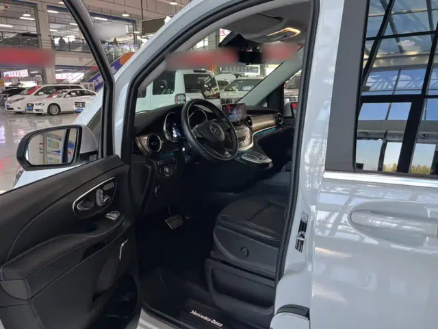 Mercedes-Benz V-Class — Фото автомобиля 17