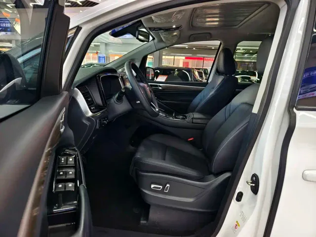 GAC Trumpchi M8 — Фото автомобиля 10