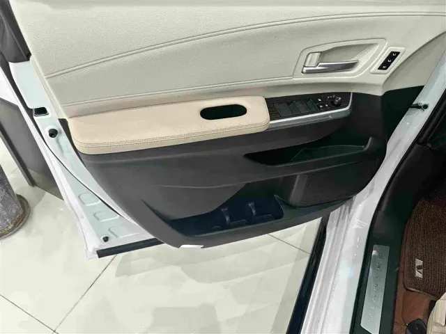Toyota Granvia — Фото автомобиля 6