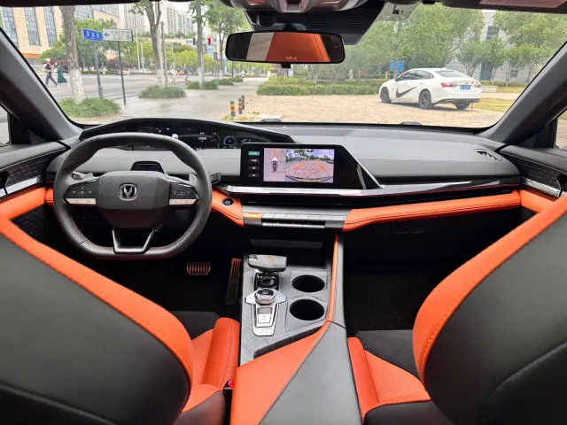 Changan Changan UNI-V 2022 1.5T Excellence — Фото автомобиля 12