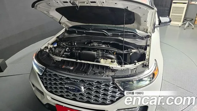 Ford Explorer Explorer 6 поколение 3.0 Platinum 4WD — Фото автомобиля 6