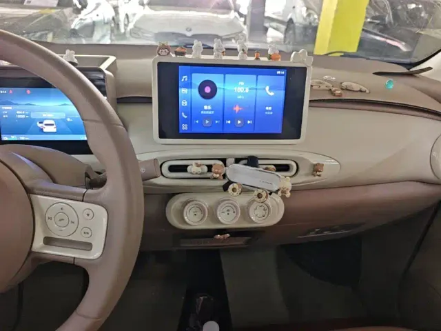 Wuling Hongguang Mini EV — Фото автомобиля 12
